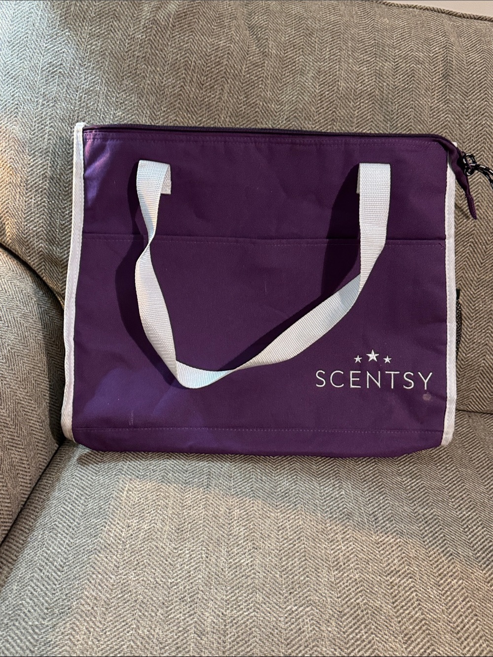 SCENTSY HOME FRAGRANCE PURPLE INSULATED ZIPPERED TOTE BAG WITH POCKETS